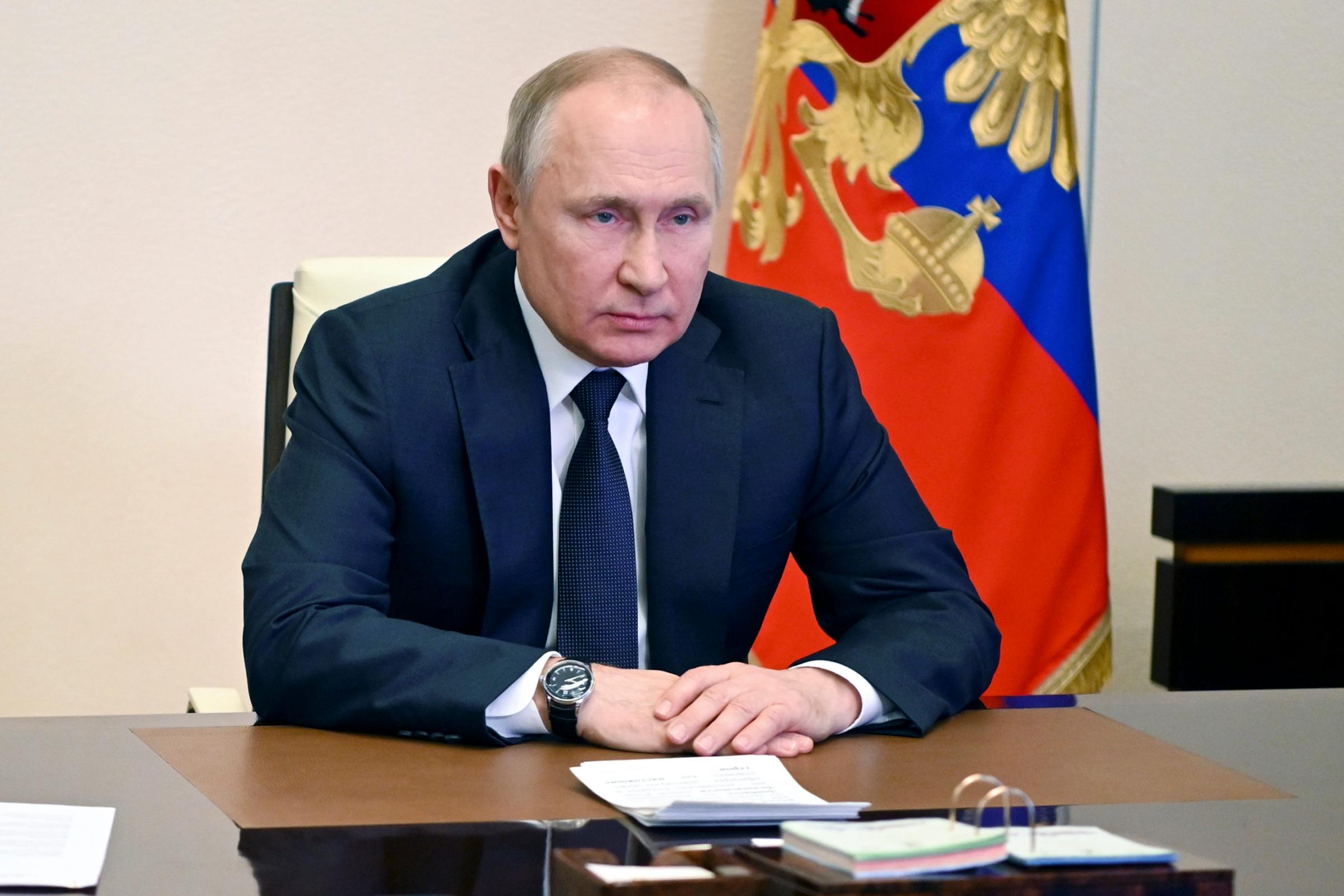 Vladimir Putin says he backs talks but Ukraine must comply with Russia’s demands