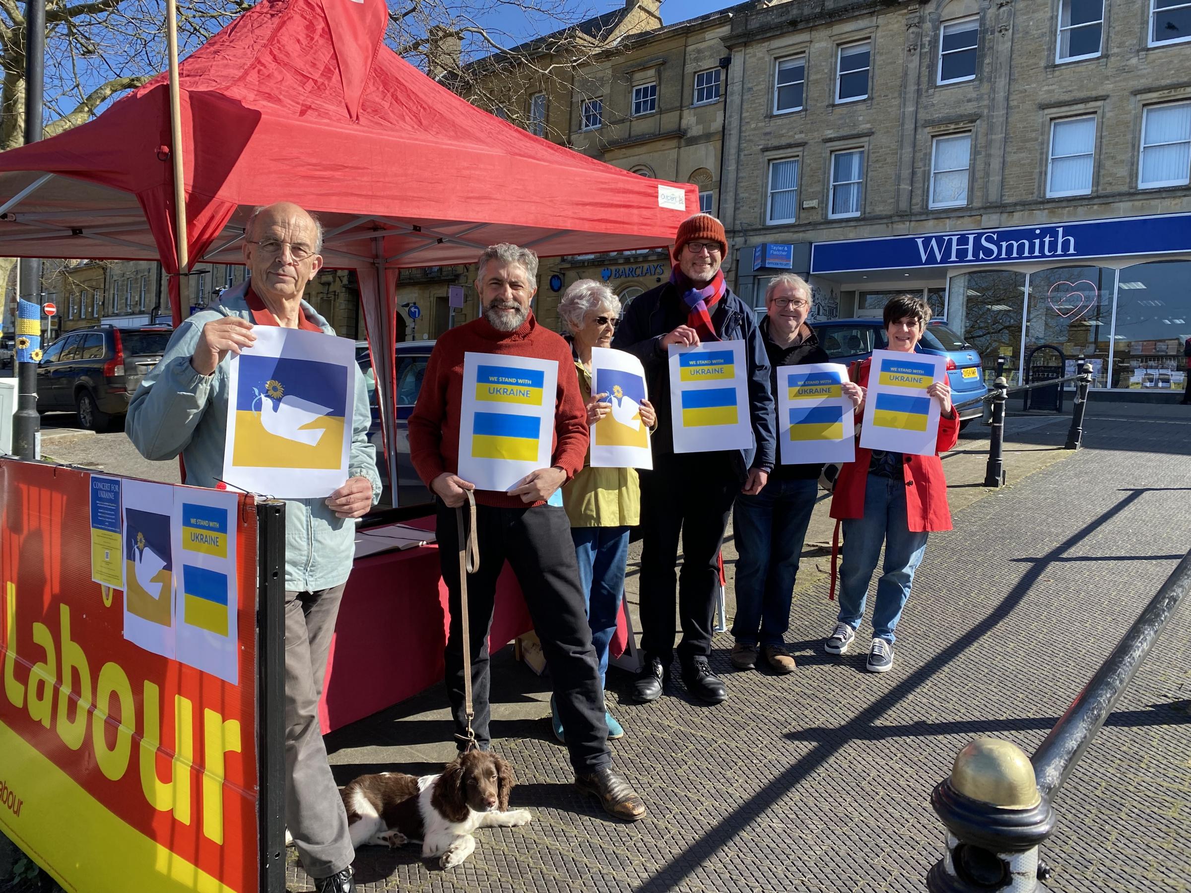 Chipping Norton Labour Party shows support for Ukraine - Vimarsana News