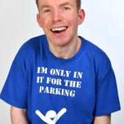 A well-known comedian will be hosting a comedy, curry and quiz evening to support young people with complex disabilities